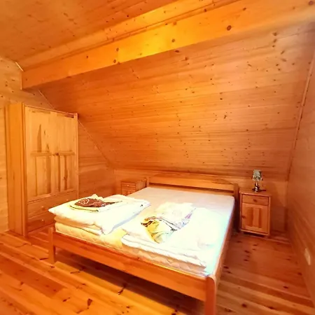 Blockhaus In Mit Terrasse Und Garten Holiday home