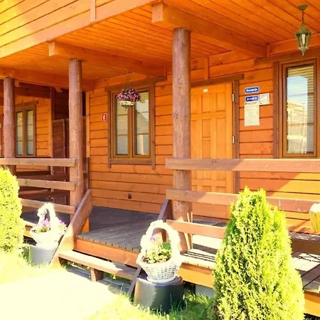 Blockhaus In Mit Terrasse Und Garten Holiday home *